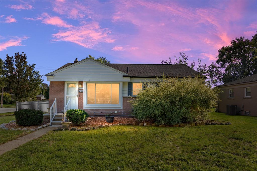 29511 Grandon Street, Livonia city