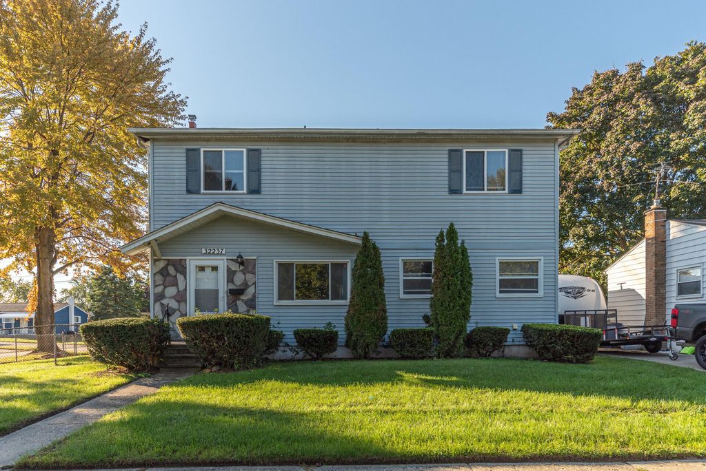 32237 Parkwood Street, Westland