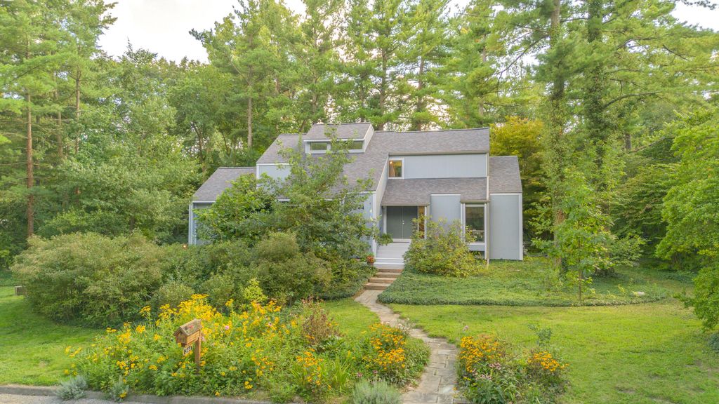344 Rock Creek Court, Ann Arbor charter township