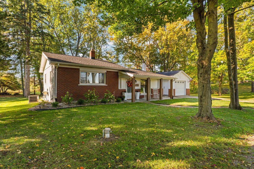 4033 Jewell Road, Marion township
