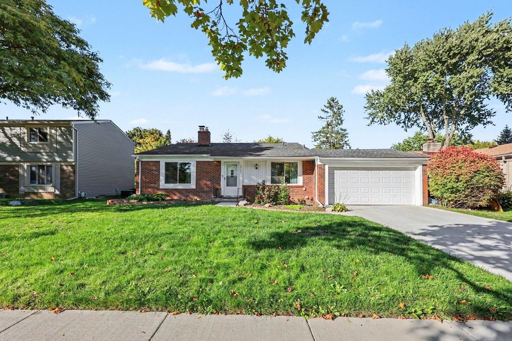 2923 Quartz Drive, Troy