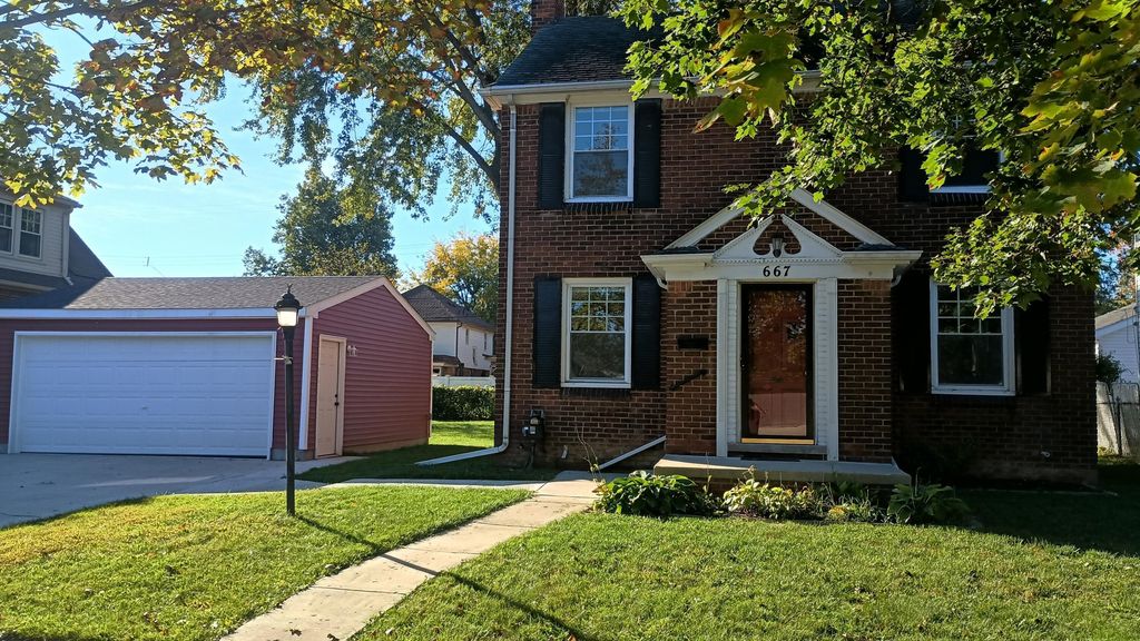 667 North Drive, Wyandotte