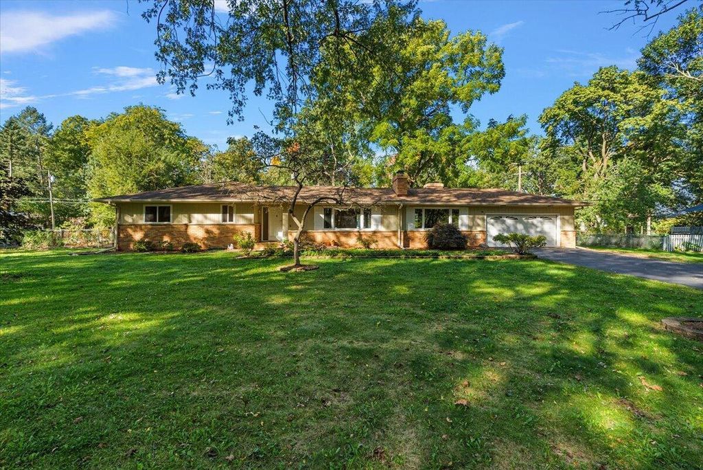 183 N Clubview Drive, Ypsilanti
