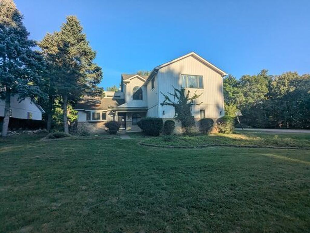 4278 Arbour Drive, Commerce Twp