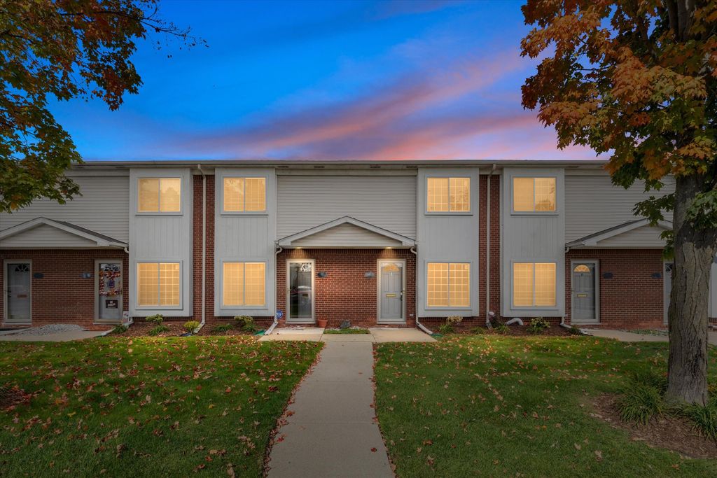 4957 Crooks Road, Royal Oak