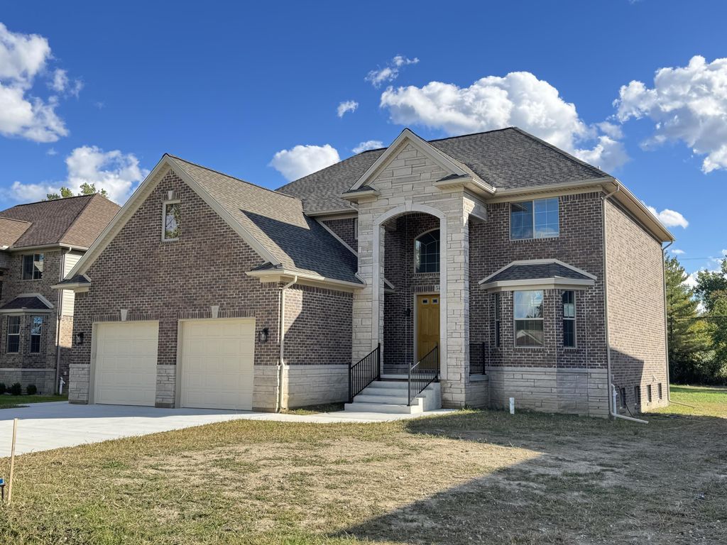 5496 Nathan E, Sterling Heights