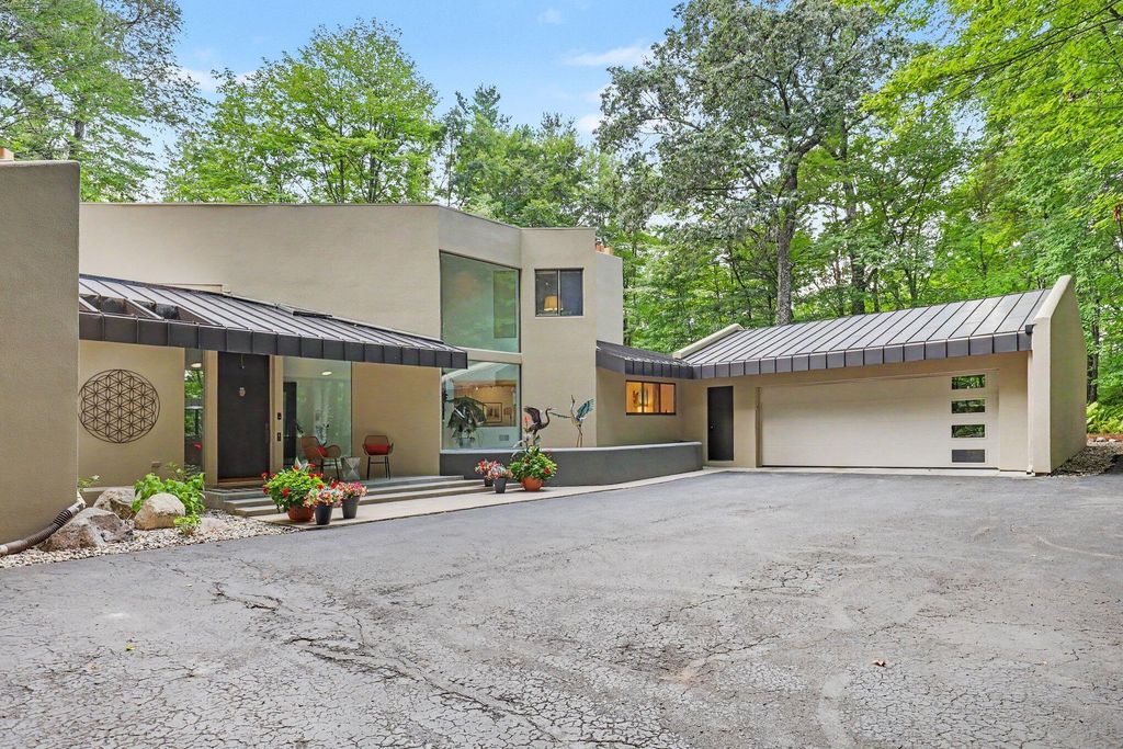 10109 Hathaway Drive, Greenville