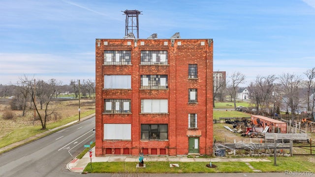 2941 E Warren Ave, Detroit city