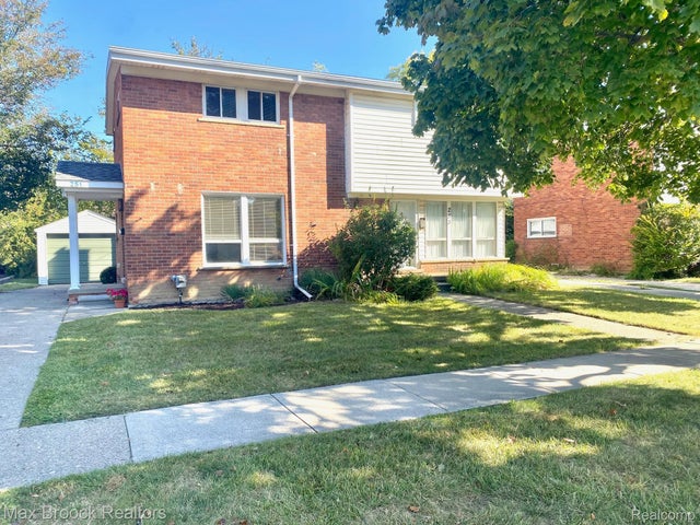 251-253 E 14 Mile Road, Birmingham city