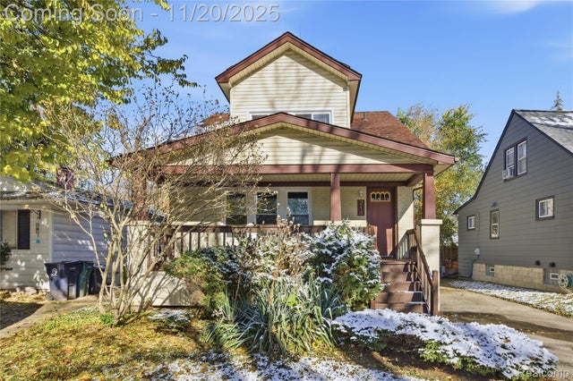214 Woodsboro Drive, Royal Oak city