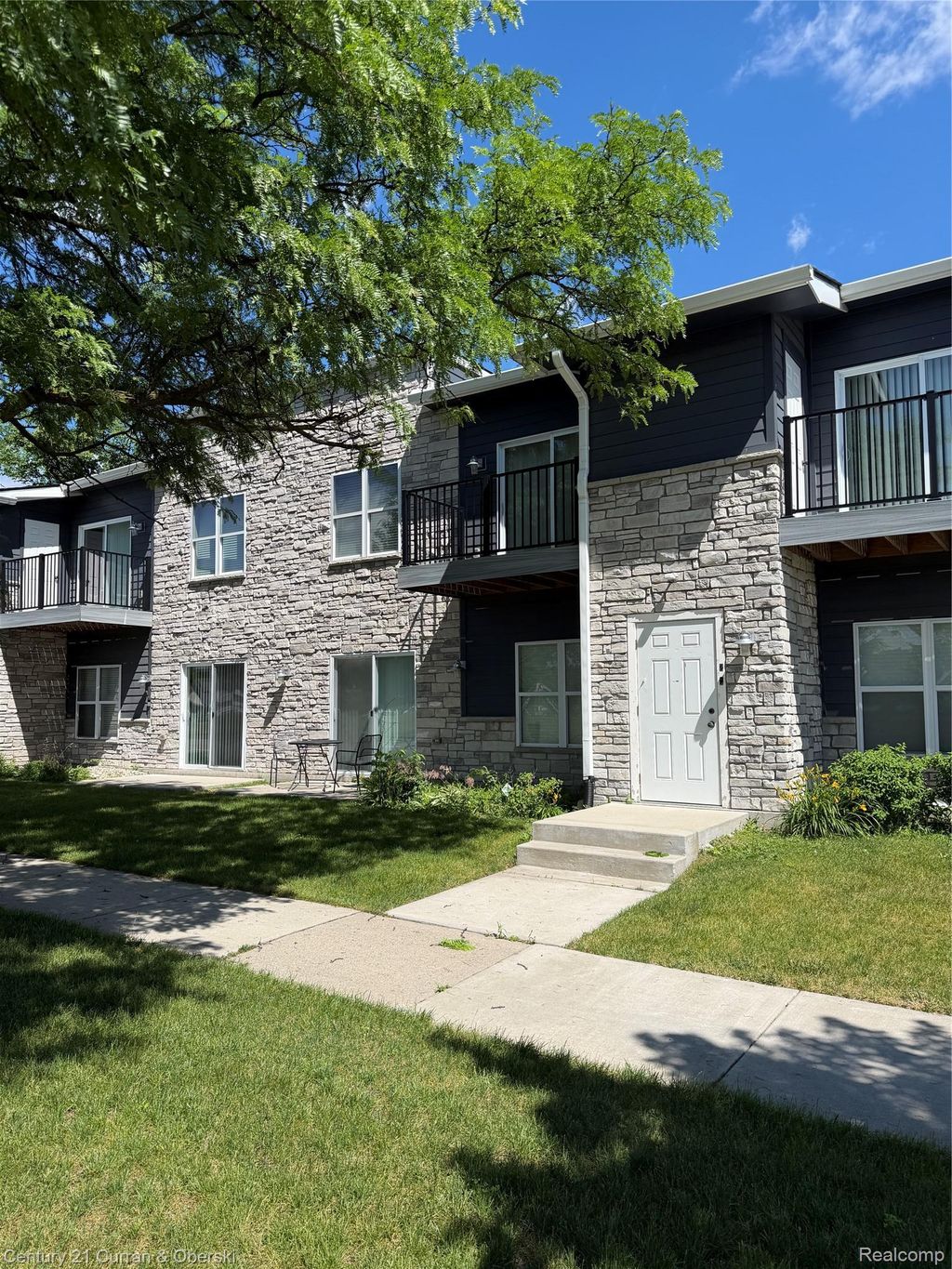 1241-1251 E Woodward Heights Boulevard, Hazel Park