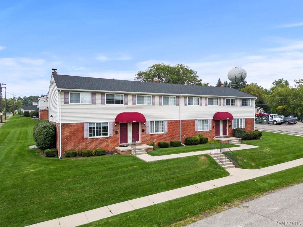 425 Donavan Street, South Lyon city