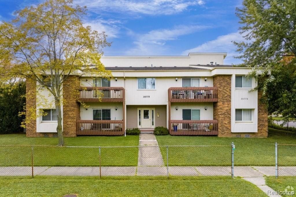 35775 Union Lake Road, Clinton Township