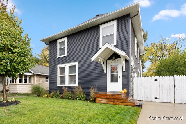 2022 Edgewood Avenue Ne, Grand Rapids city