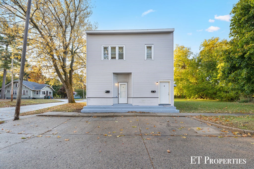 463 Catawba Avenue, Muskegon city