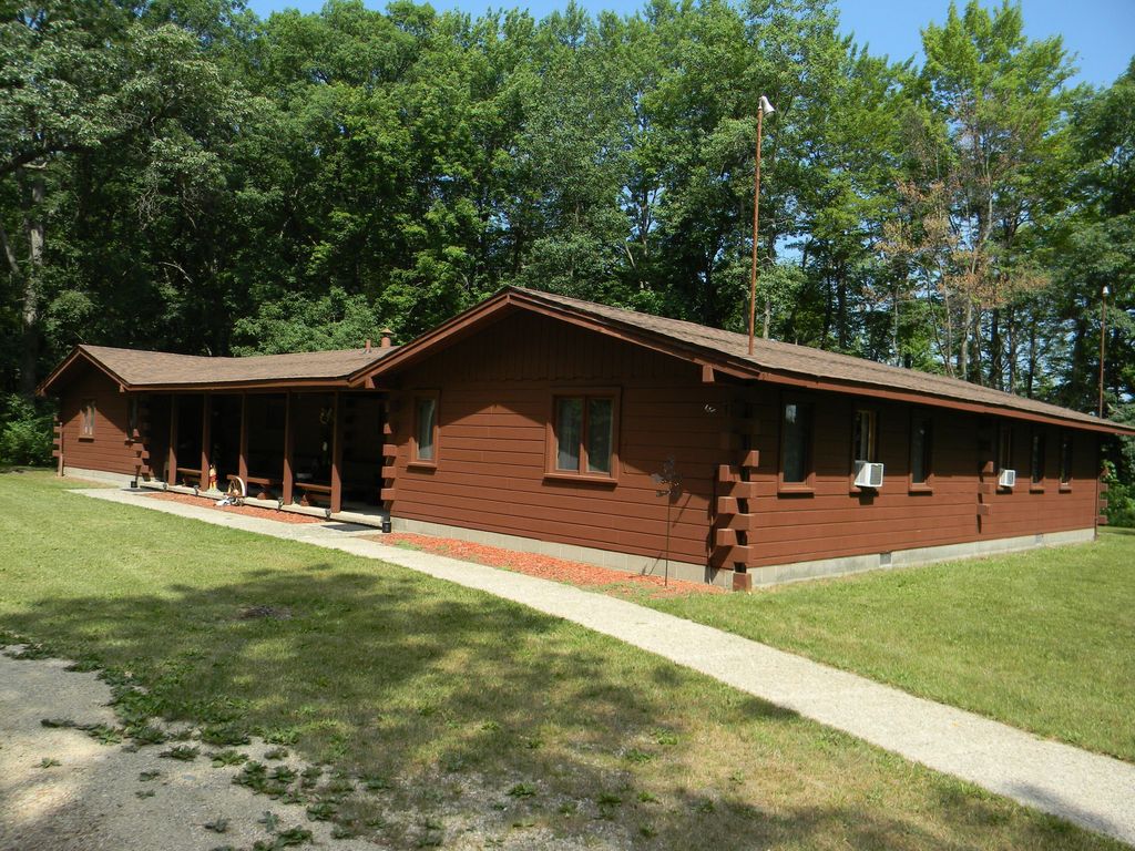 1306 N Tippy Dam Road, Wellston