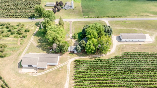 1980 Angling Road, Bainbridge township