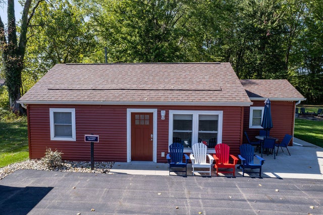 5568 Paw Paw Lake Road, Coloma charter township