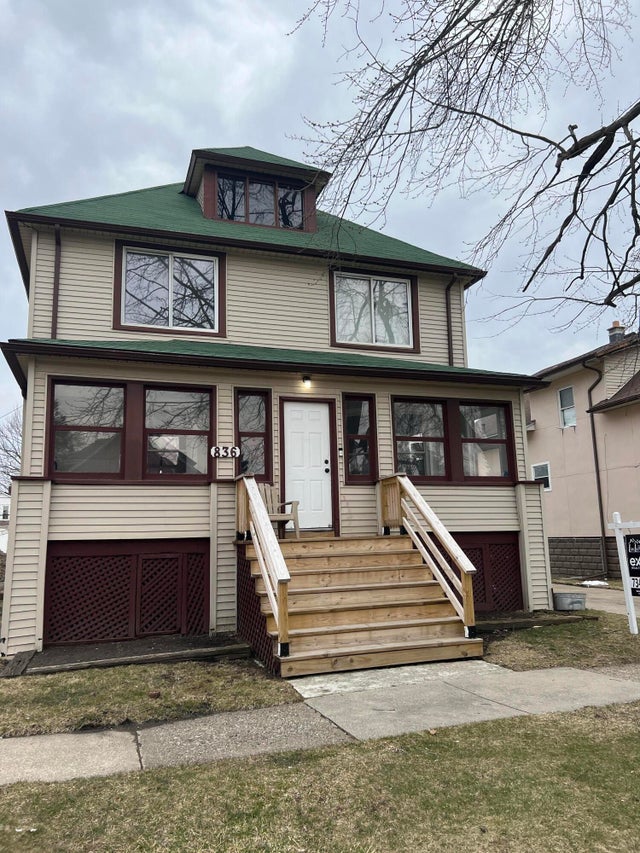 836 Pine Street, Wyandotte city