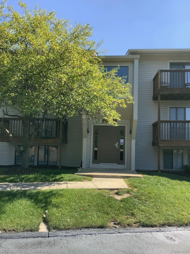 30074 W 12 Mile Rd 109, Farmington Hills city