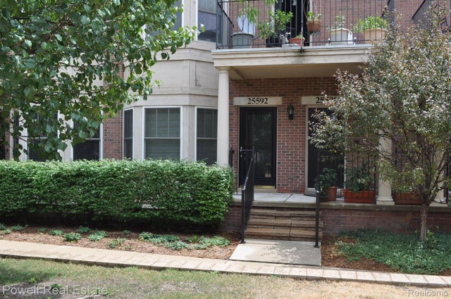 25592 Portico Ln, Novi city