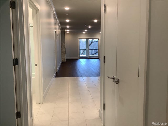856 N N Old Woodward Ave Unit 202 Ave 202, Birmingham city