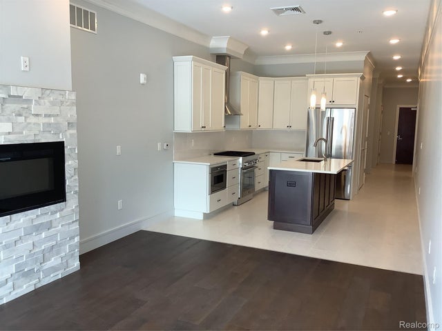 856 N. Old Woodward Unit 300 Ave 300, Birmingham city
