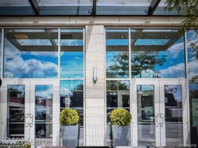 350 N Main St 706, Royal Oak city