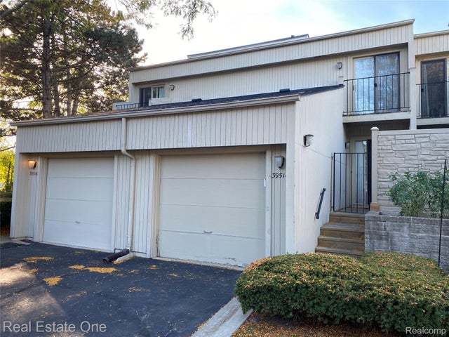 39514 Country Lane 23, Novi city