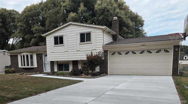 1805 Carr Drive, Troy city