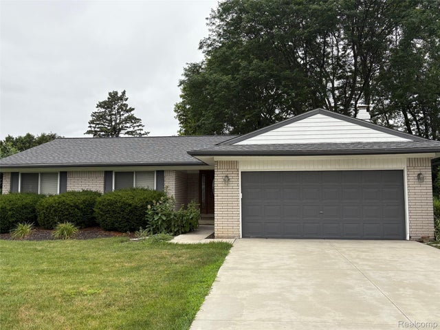 22621 Brookforest, Novi city