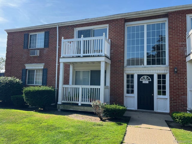 2440 Parmenter Boulevard 202, Royal Oak city