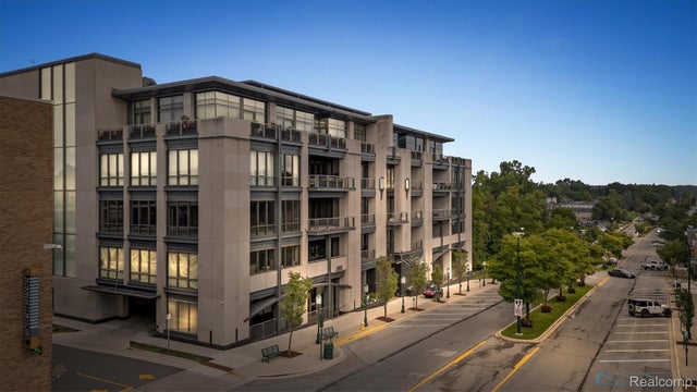 369 N Old Woodward Avenue 207, Birmingham city