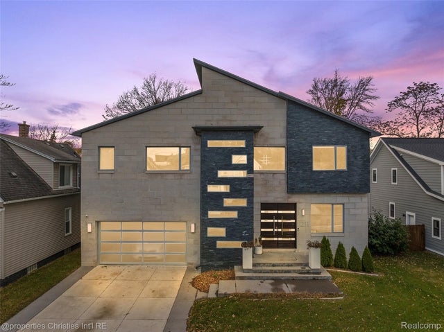 211 N Washington Avenue, Royal Oak city