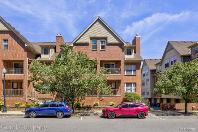 132 Tiffany Lane, Royal Oak city