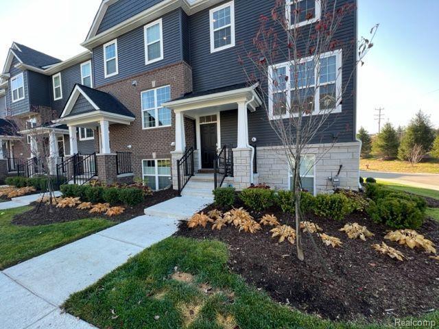 263 N Sydney, Plymouth city
