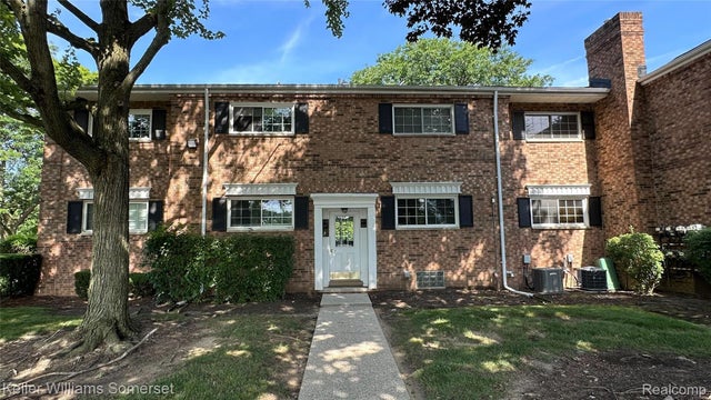 685 E Fox Hills Drive, Bloomfield Hills city