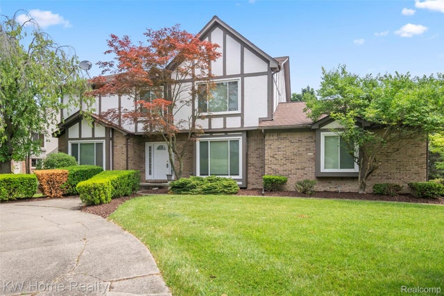 22276 Sheffield Court, Farmington Hills city