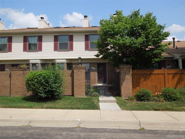 40052 Crosswinds, Novi city