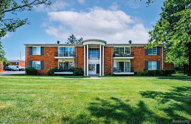 430 Fox Hills Drive N A-1, Bloomfield Hills city