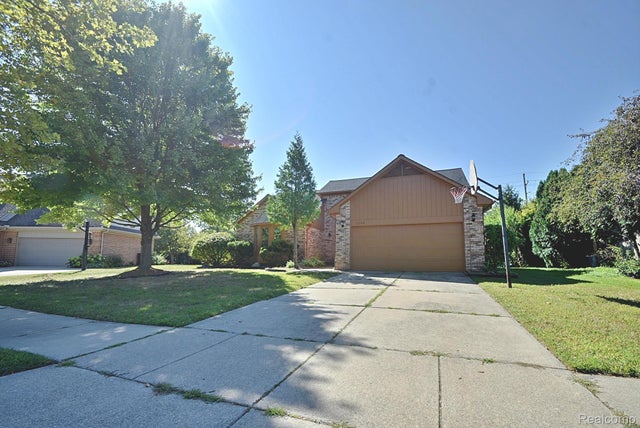 2358 Saffron Court, Troy city