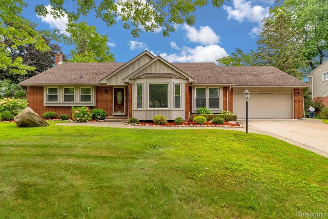 36939 Heatherton Drive, Farmington city