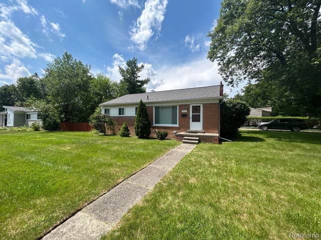 23631 Bicking Court, Farmington city
