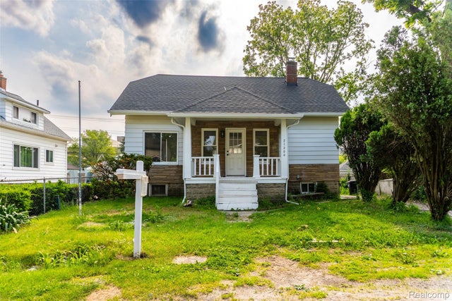 21200 Collingham Avenue, Farmington city