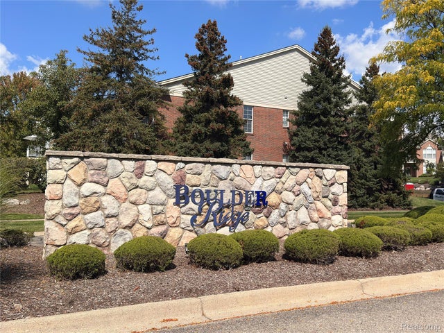 1772 Flagstone Circle, Rochester city