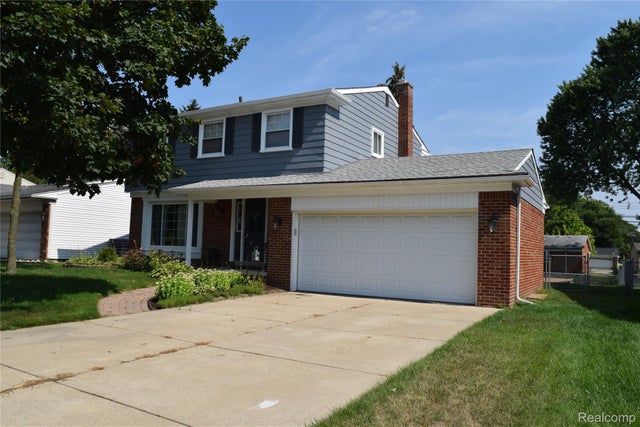 41318 Schoolcraft Road, Plymouth city