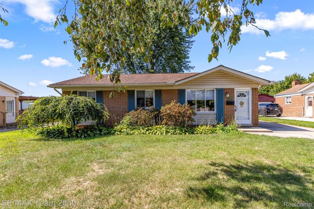 7085 London Court, Canton charter township