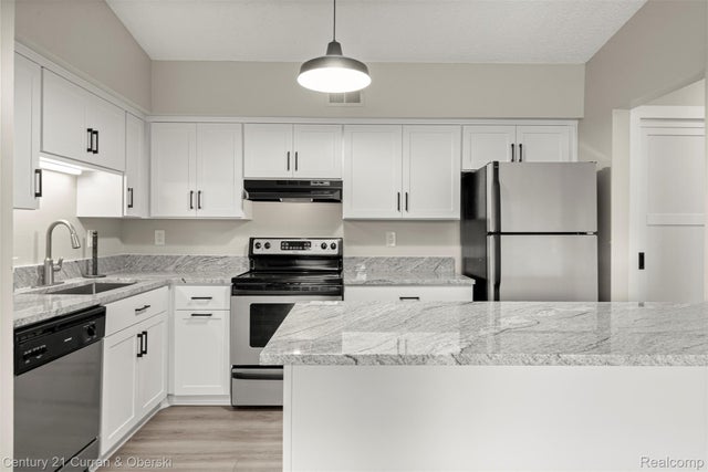 331 Pinewood Circle, Plymouth city