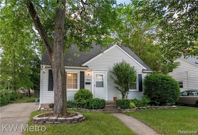 1586 W Saratoga Street, Ferndale city