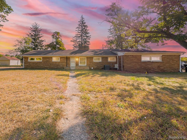 20862 Kenwood Street, Farmington city
